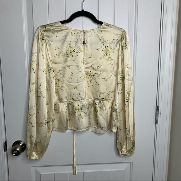 Love shack Fancy Arendell satin floral blouse size medium canary yellow peekaboo - Picture 3 of 8